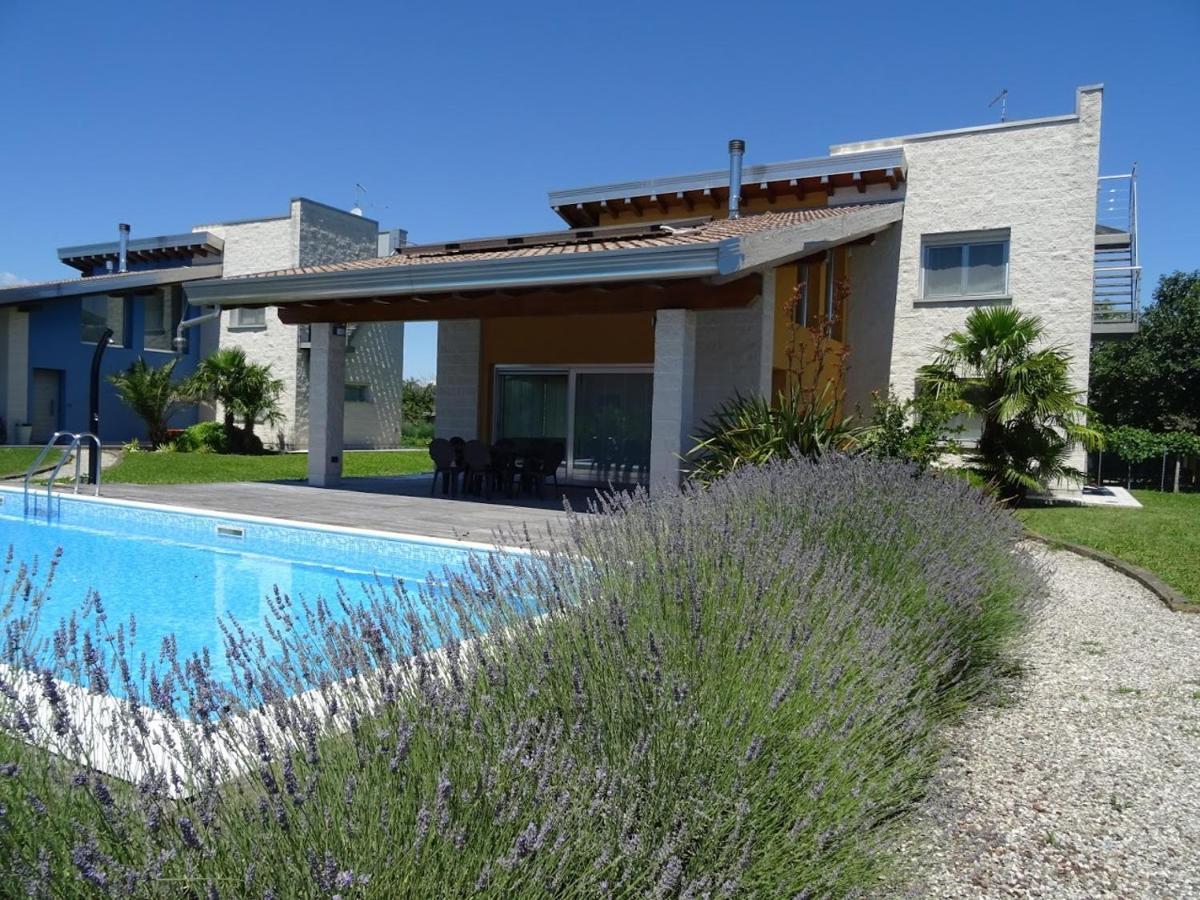 Villa Ocra Lignano Sabbiadoro Buitenkant foto